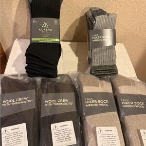 Alpine Design Men's Black and Gray Wool Crew Socks